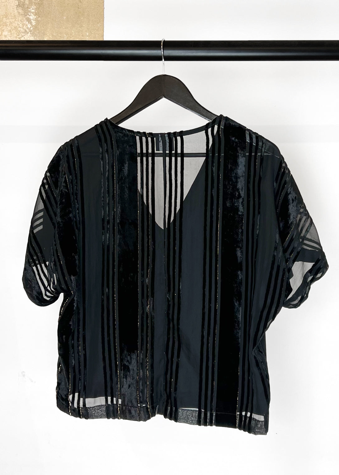 V-Neck Short Sleeve Top in Black with Transparent Back "Lille"