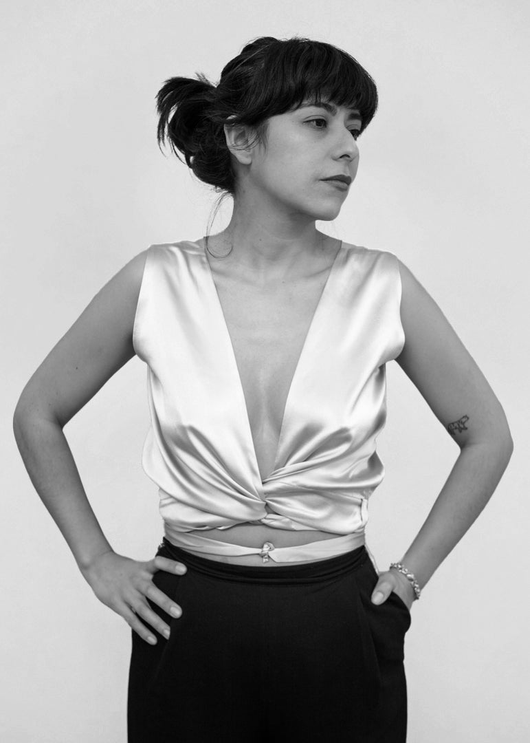 Sleeveless Wrap Top in Silk "Sofie"