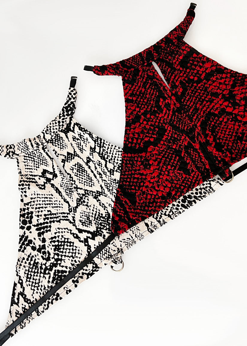 Halter Crop Top with Elastic Ties in Snake Patterns "Zia"