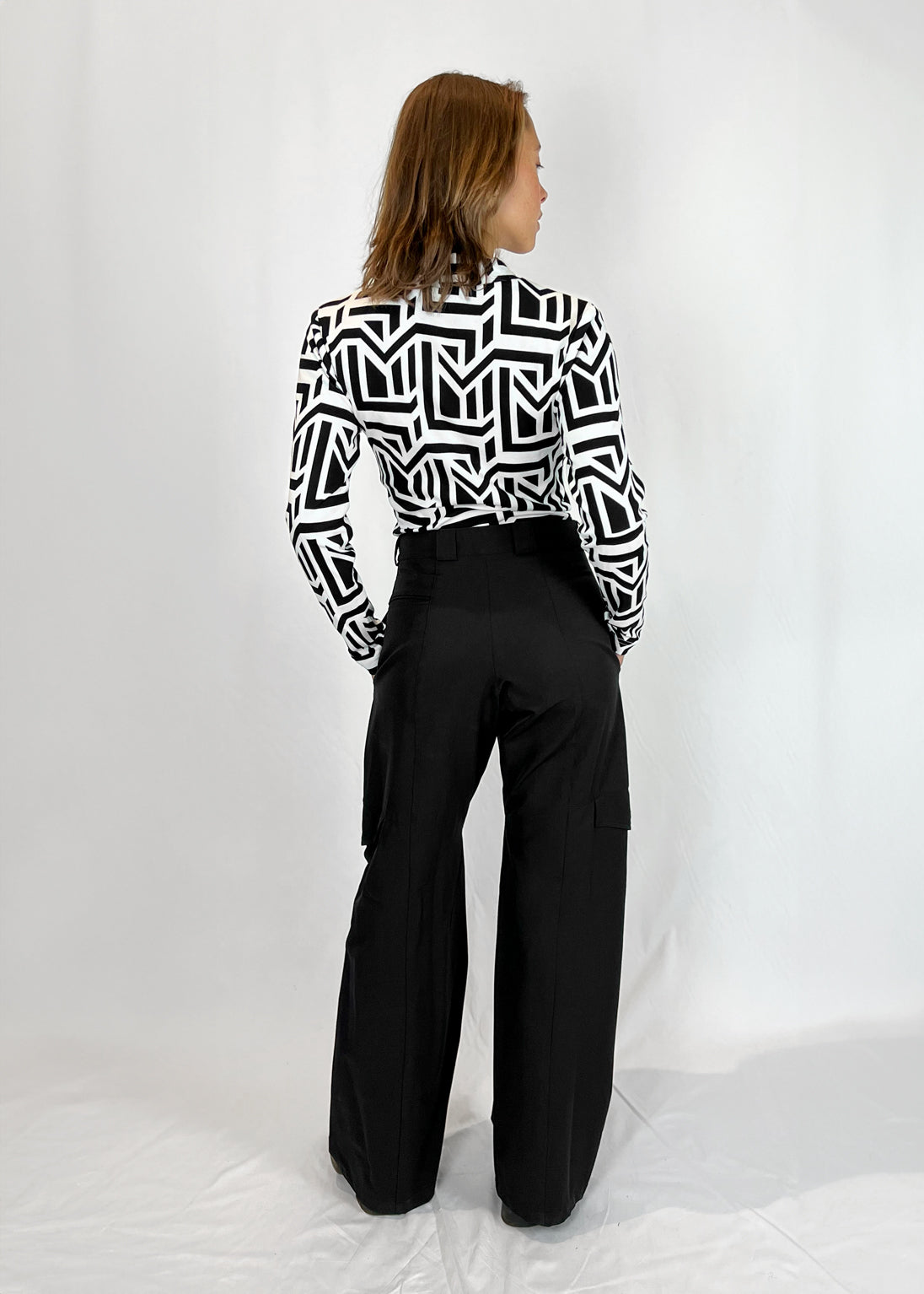 Long Sleeve Top in Black and White Geometric Pattern Jersey "Vicky”