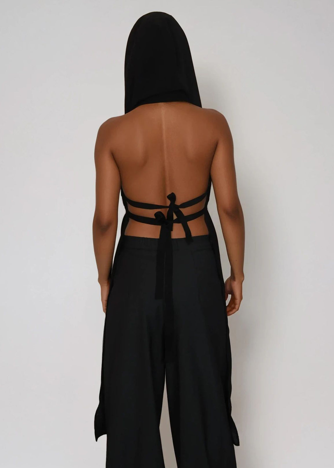 Hooded Panel Top Scarf in Black Wool "Maria"