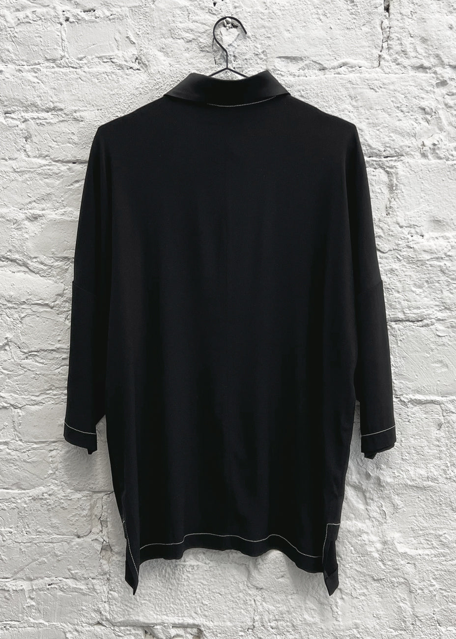Collared Shirt with 3/4 Sleeve in Black Viscose Acetate with White Topstitching "Lynn"