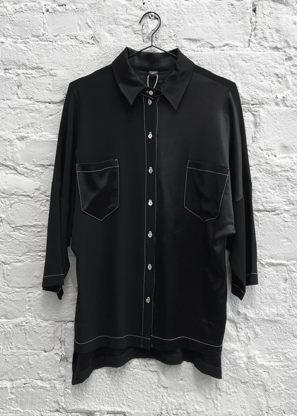 Collared Shirt with 3/4 Sleeve in Black Viscose Acetate with White Topstitching "Lynn"