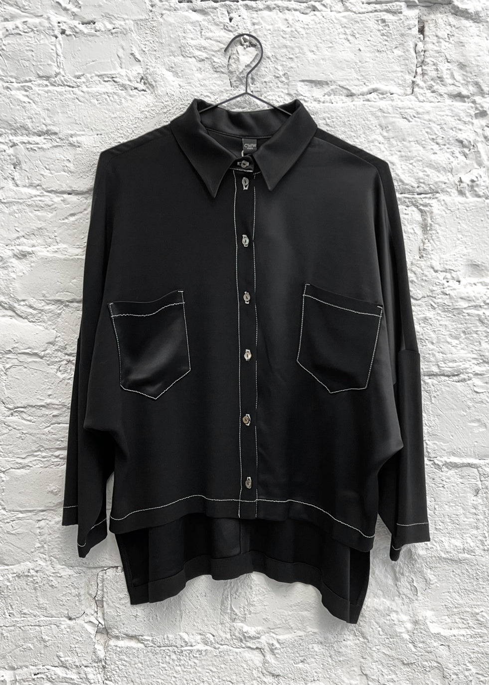 Collared Shirt with 3/4 Sleeve in Black Viscose Acetate with White Topstitching "Lynn"