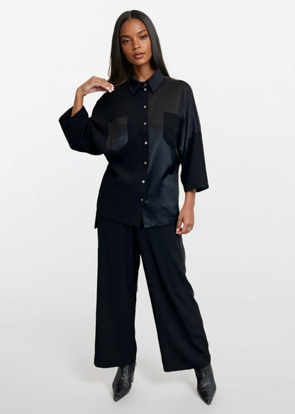 Collared Shirt with 3/4 Sleeve in Black Viscose Acetate with White Topstitching "Lynn"